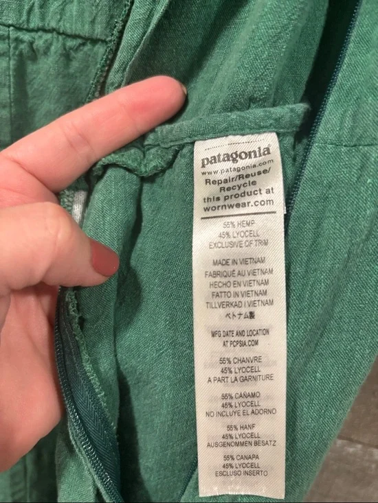Patagonia Women's Garden
Island Jumpsuit Green size Medium - Picture 8 of 9